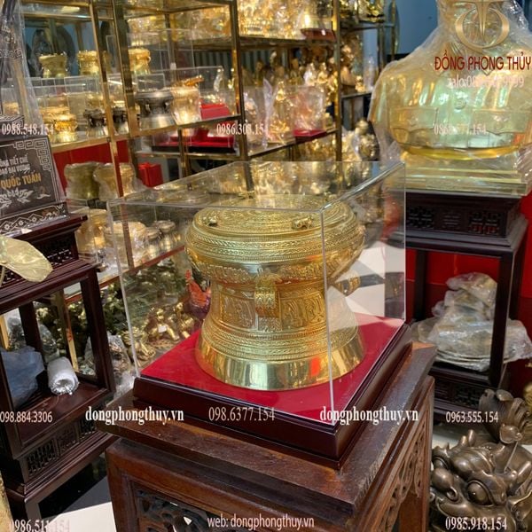 Quà tặng doanh nghiệp: Trống đồng Đông Sơn dát vàng 24k đường kính 20cm