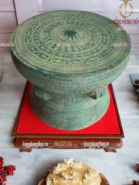 Trống đồng Đông Sơn ngọc lũ đồng đỏ giả cổ