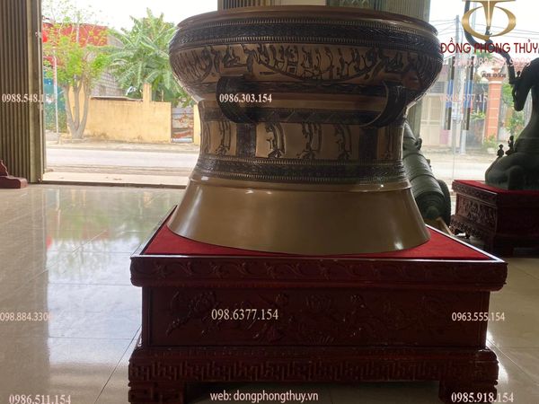 Quả trống đồng hoa văn chìm ngọc lũ