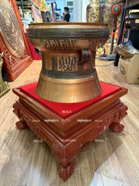 Quả trống đồng đỏ 25cm hoa văn chìm ngọc lũ