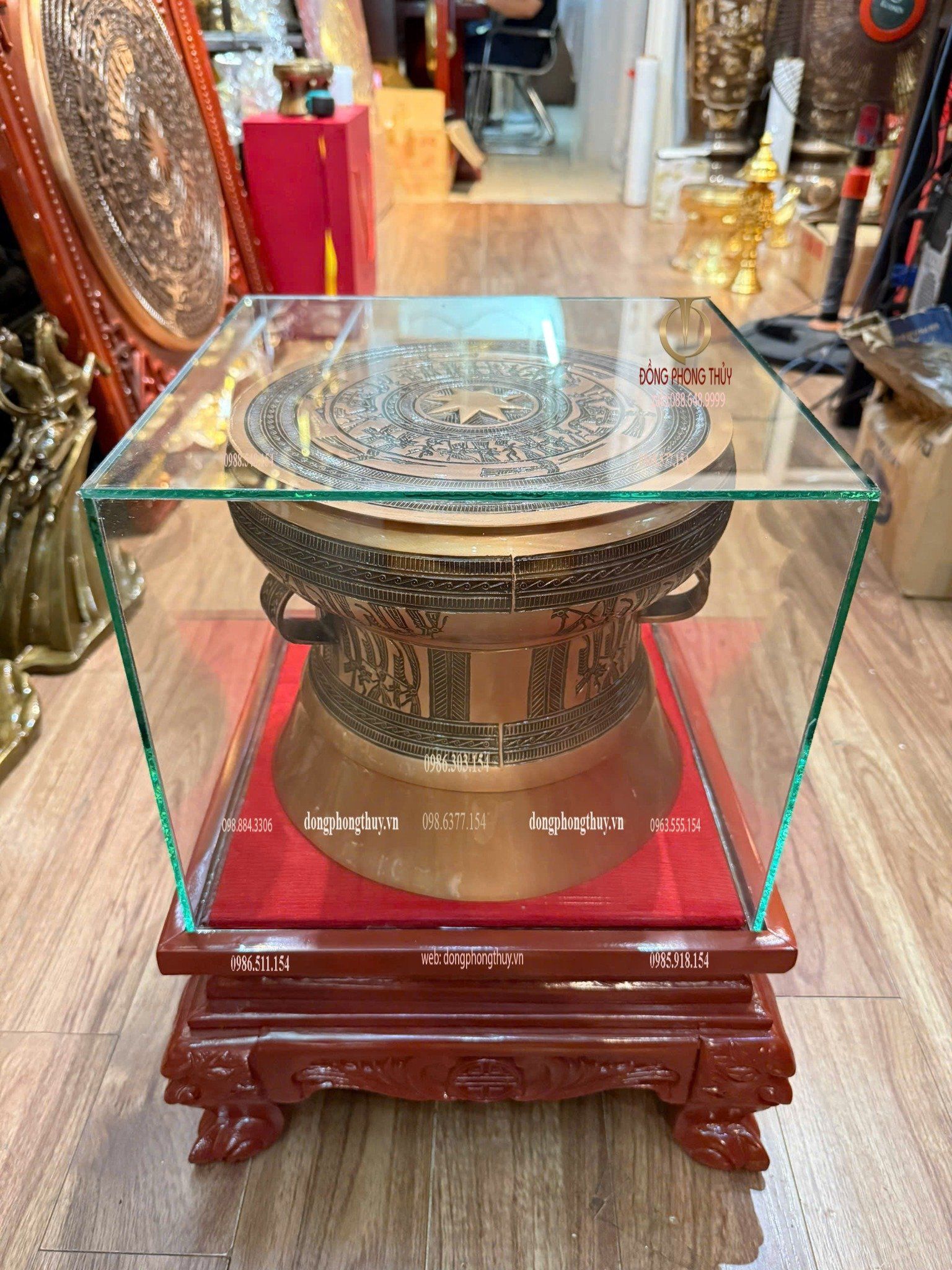 Quả trống đồng đỏ 25cm hoa văn chìm ngọc lũ
