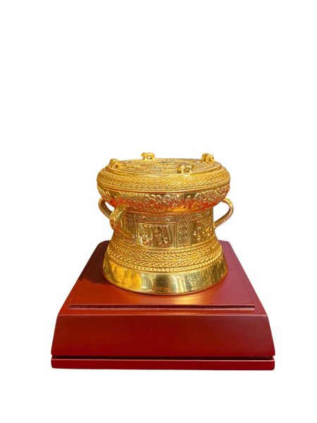 Quà tặng doanh nghiệp: Trống đồng Đông Sơn dát vàng 24k quà tặng doanh nghiệp