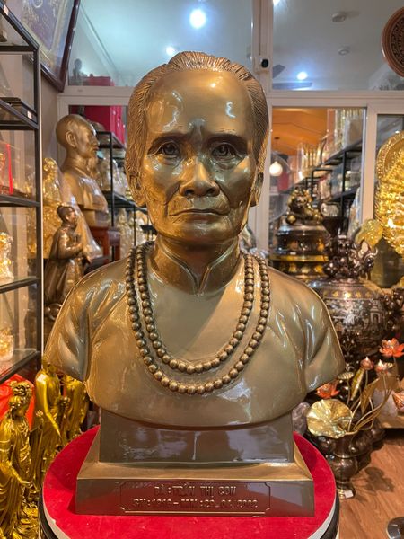 Tượng chân dung truyền thần bằng đồng đỏ cao 48cm