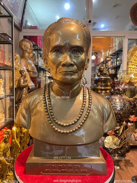Tượng chân dung truyền thần bằng đồng đỏ cao 48cm