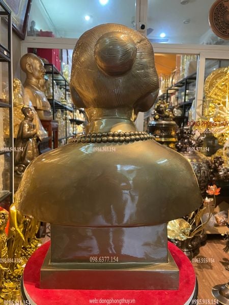Tượng chân dung truyền thần bằng đồng đỏ cao 48cm