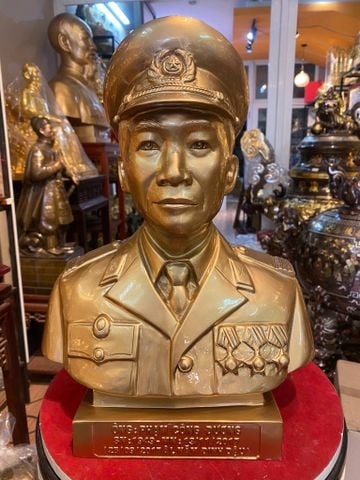 Tượng chân dung bằng đồng cao 38cm