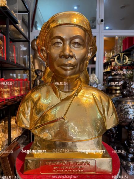 Tượng chân dung bằng đồng dát vàng 24K cao 48cm