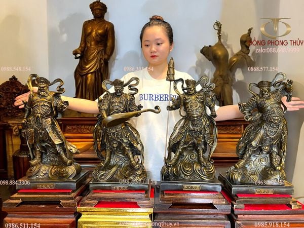 Bộ Tứ Đại Thiên Vương bằng đồng cao 48 ngang 28 sâu 16cm nặng 50kg