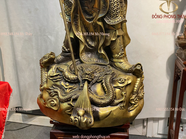 Tượng quan công bằng đồng 5 cờ to Cao 93, ngang 45, sâu 37, nặng 33kg