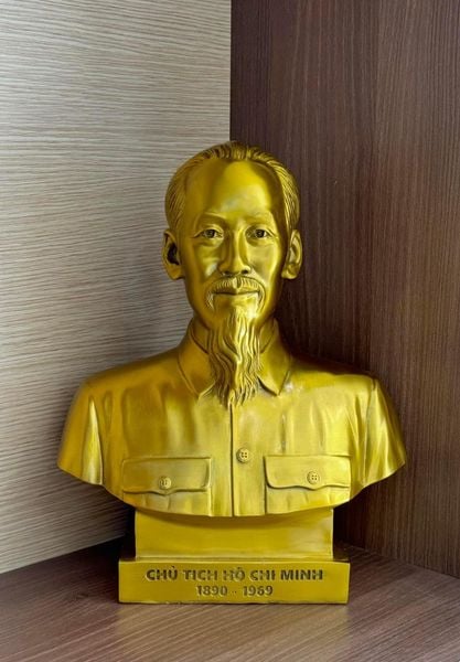 Tượng bác Hồ bằng đồng màu vàng đậm 23cm -30cm -42cm-48cm