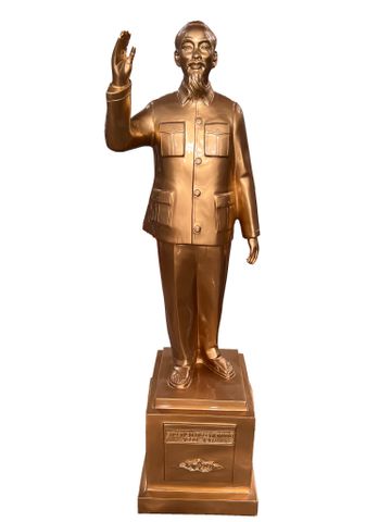 Tượng bác hồ bằng đồng đứng vẫy tay chào