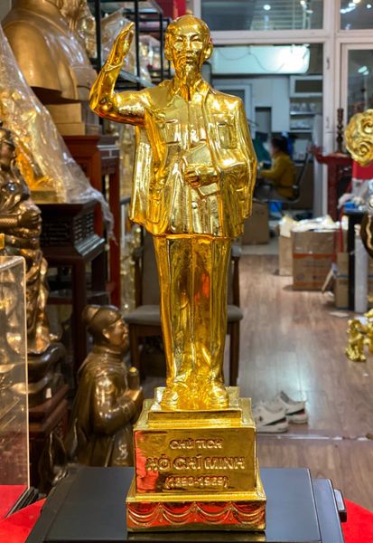 Tượng Bác Hồ đứng cao 37cm dát vàng nano