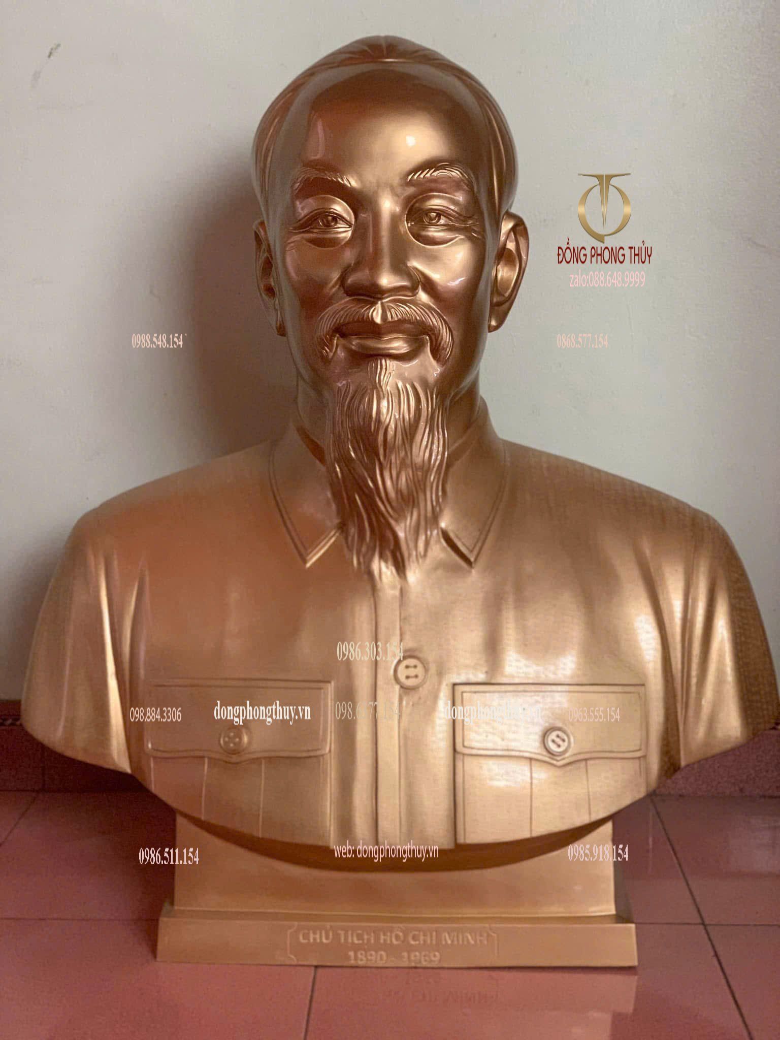 Tượng Bác Hồ bằng đồng đỏ
