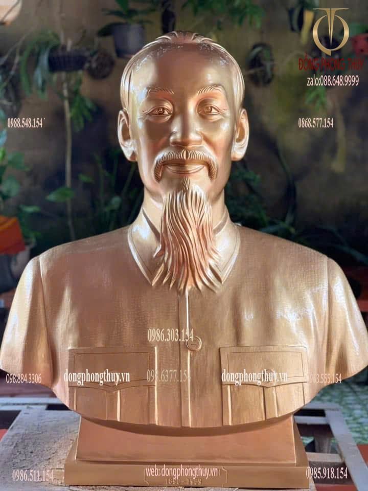 Tượng Bác Hồ bằng đồng đỏ