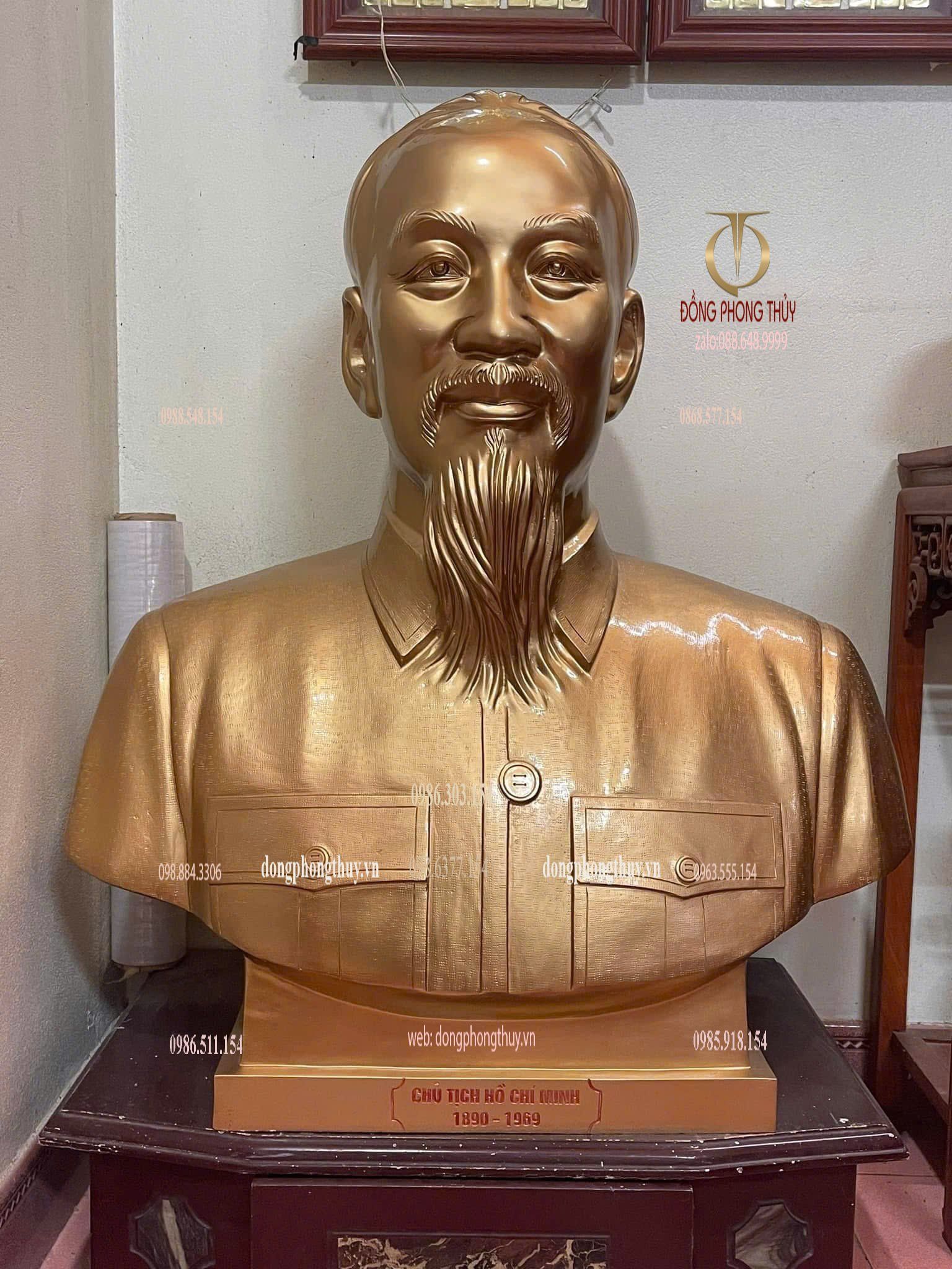 Tượng Bác Hồ bằng đồng đỏ