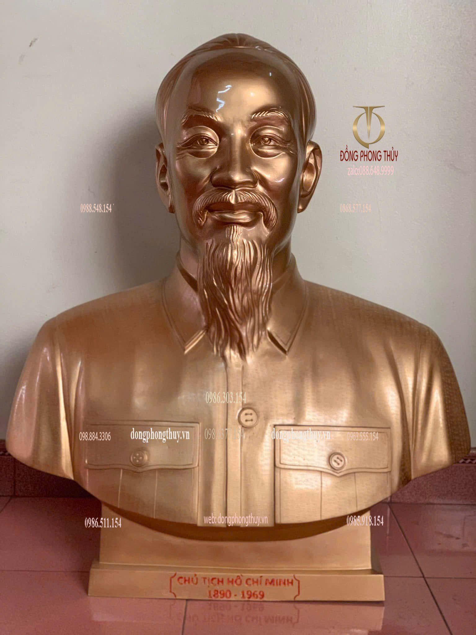 Tượng Bác Hồ bằng đồng đỏ