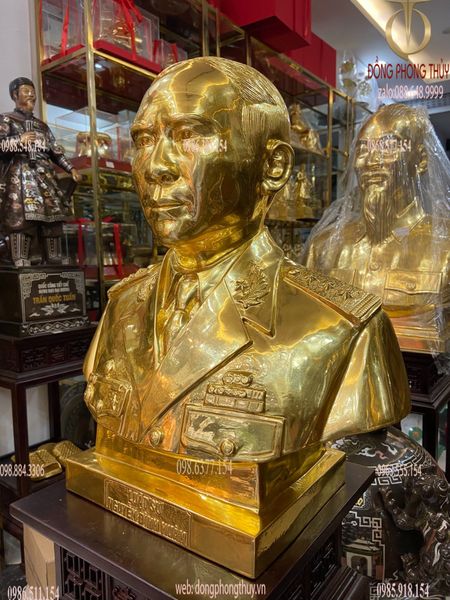 Tượng chân dung bán thân bằng đồng đỏ 48cm