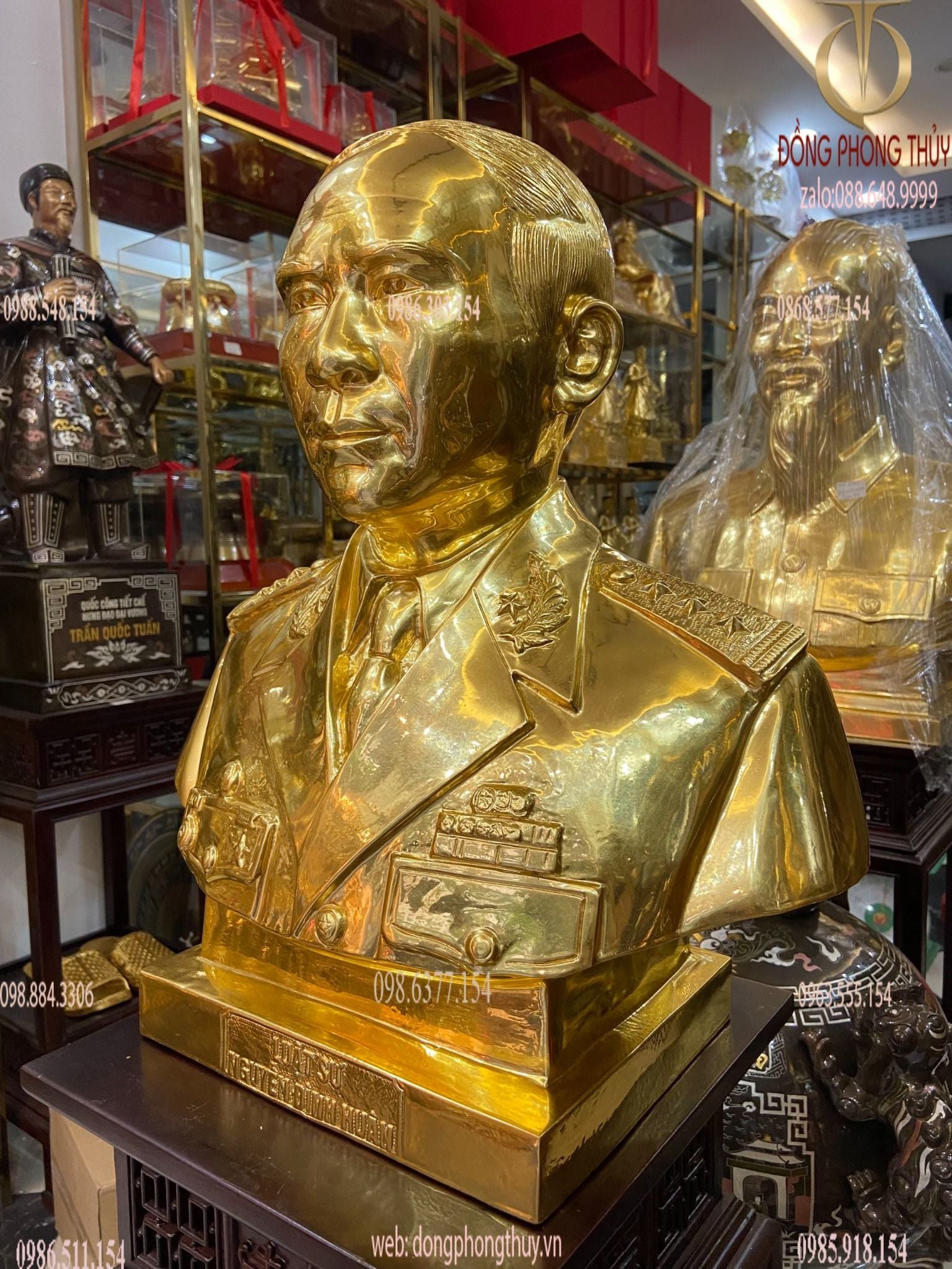 Tượng chân dung bán thân bằng đồng đỏ 48cm