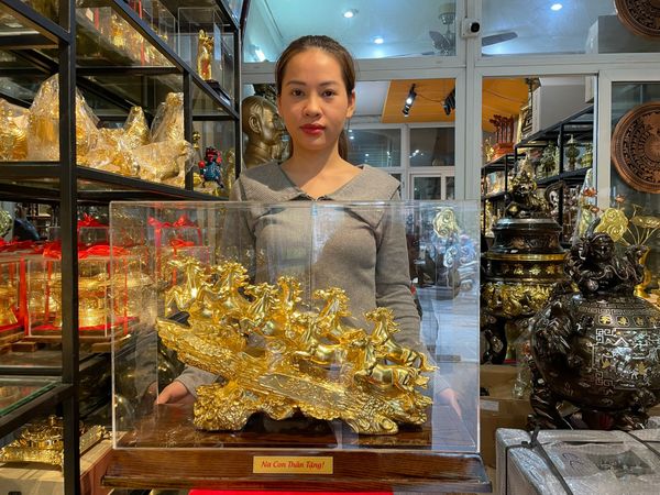 Tượng bát mã truy phong dát vàng 24k