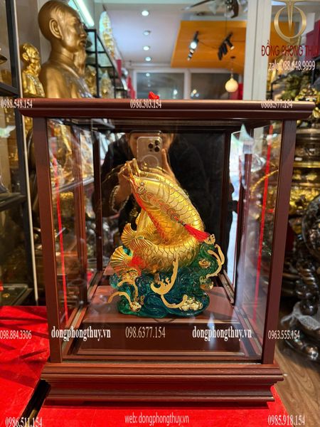 Tượng cá chép vượt vũ môn mạ vàng 24k 17x29x35cm