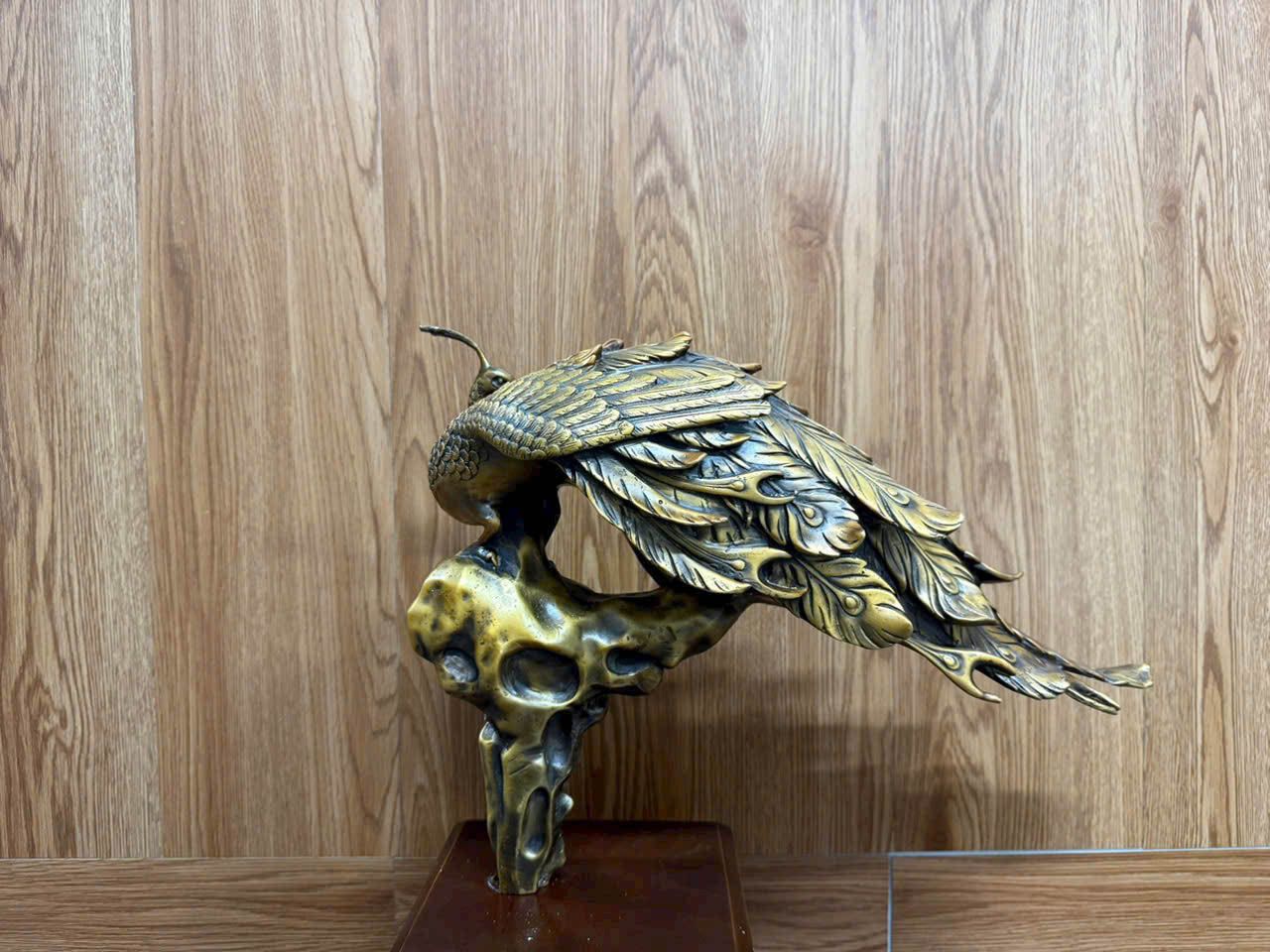 Tượng chim công bằng đồng