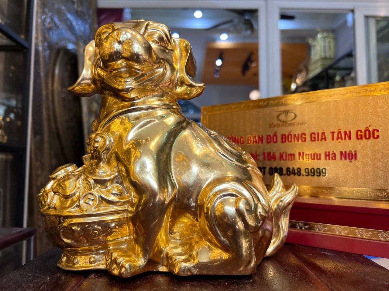 Tượng chó phong thủy bằng đồng dát vàng 24k