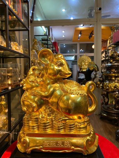 Quà tặng mạ vàng: Tượng chuột dát vàng 24k