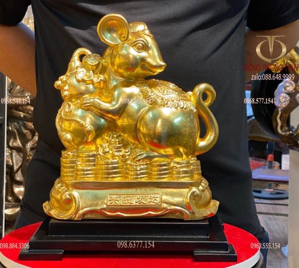 Quà tặng mạ vàng: Tượng chuột dát vàng 24k