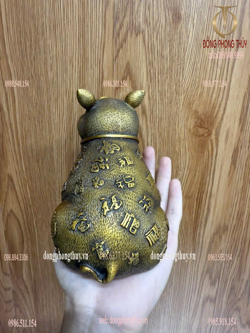 Tượng heo bằng đồng