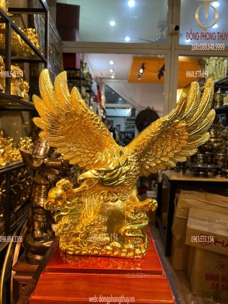 Quà tặng sếp: Tượng đại bàng dát vàng 24k đại triển hồng đồ  cao 40cm ngang 35cm nặng 6kg