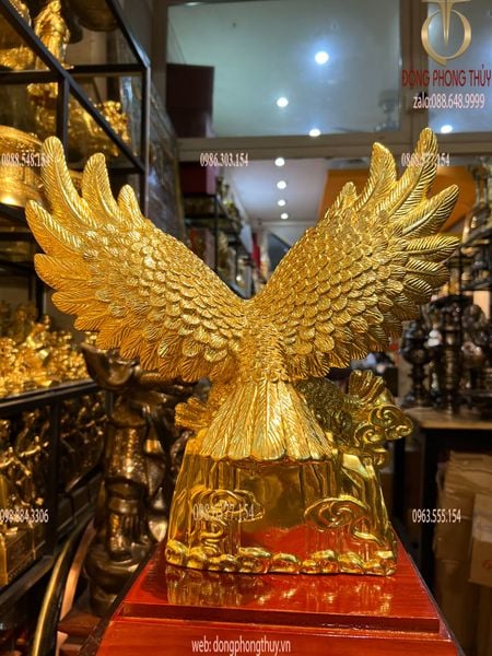 Quà tặng sếp: Tượng đại bàng dát vàng 24k đại triển hồng đồ  cao 40cm ngang 35cm nặng 6kg