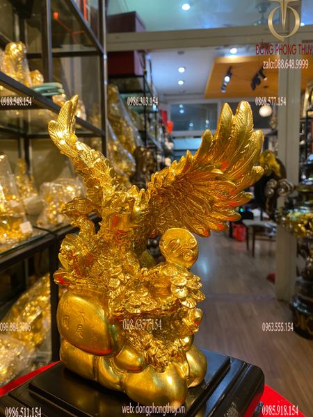 Quà tặng sếp: Tượng đại bàng dát vàng 24k cao 24 ngang 20 sâu 7,5cm nặng 2kg