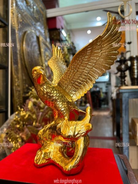 Quà tặng sếp: Tượng đại bàng dát vàng 24k  Cao 23,5 Ngang 18 Sâu 13 nặng 1,6kg
