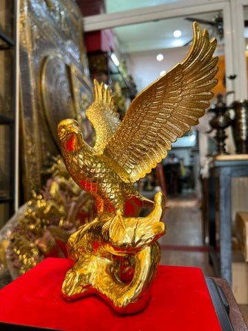 Quà tặng sếp: Tượng đại bàng dát vàng 24k  Cao 23,5 Ngang 18 Sâu 13 nặng 1,6kg