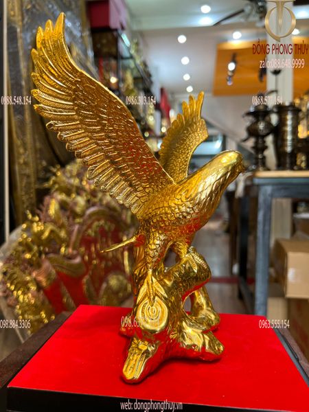 Quà tặng sếp: Tượng đại bàng dát vàng 24k  Cao 23,5 Ngang 18 Sâu 13 nặng 1,6kg