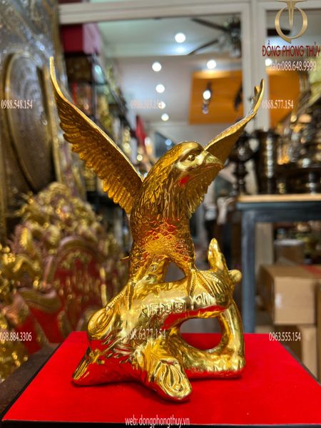 Quà tặng sếp: Tượng đại bàng dát vàng 24k  Cao 23,5 Ngang 18 Sâu 13 nặng 1,6kg