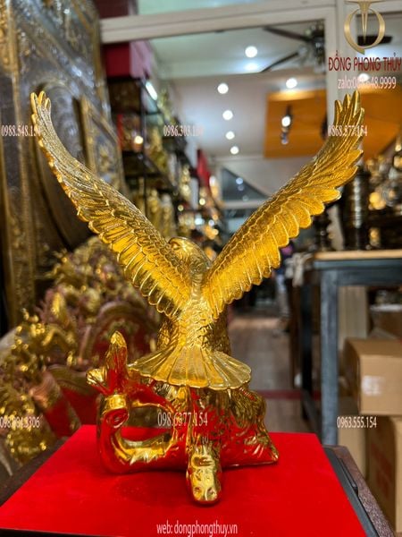 Quà tặng sếp: Tượng đại bàng dát vàng 24k  Cao 23,5 Ngang 18 Sâu 13 nặng 1,6kg