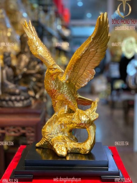 Quà tặng sếp: Tượng đại bàng dát vàng 24k  Cao 33.5 ngang 23.5 sâu 13 nặng 3.2 kg