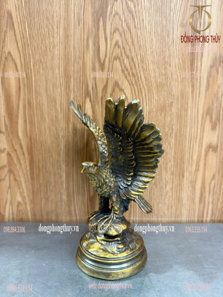 Tượng đại bàng bằng đồng