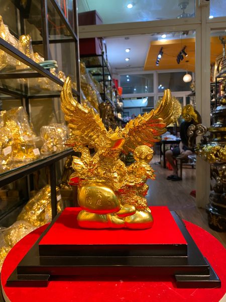 Quà tặng sếp: Tượng đại bàng bằng đồng dát vàng 24k cao 24 ngang 20 sâu 7,5cm nặng 2kg