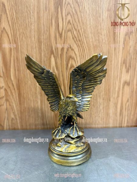 Tượng đại bàng bằng đồng