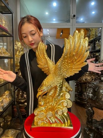 Quà tặng sếp: Tượng đại bàng dát vàng 24k  Cao 54cm ngang 36cm xải cánh 50cm nặng 9,5kg
