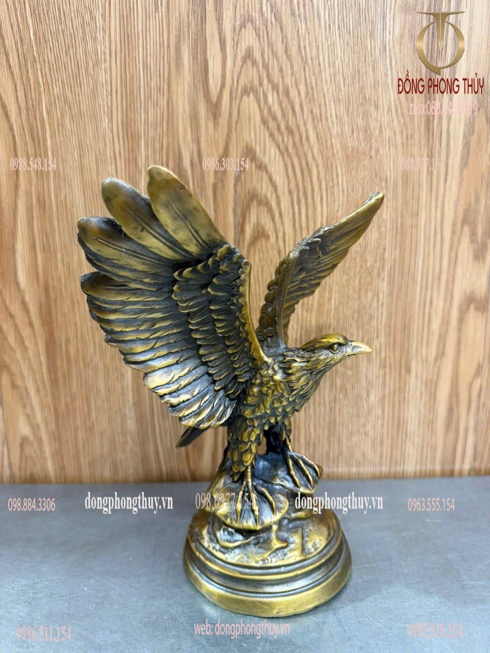 Tượng đại bàng bằng đồng