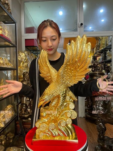 Quà tặng sếp: tượng đại bàng bằng đồng dát vàng 24k Cao 54cm nang 36cm  xải cánh 50cm nặng 9,5kg