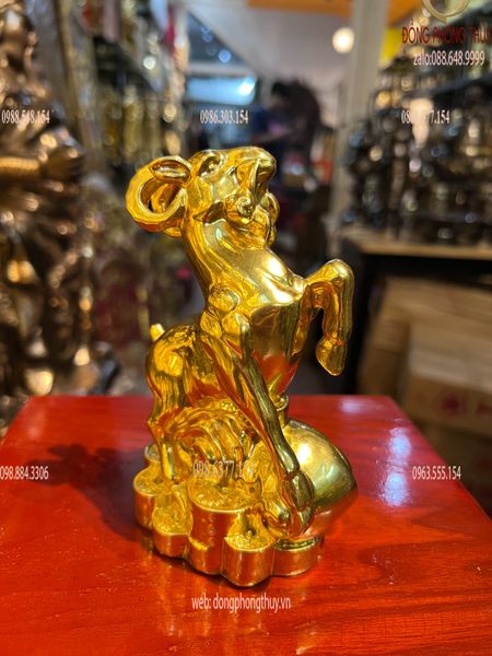 Tượng dê phong thủy dát vàng 24k