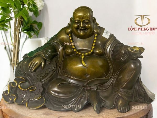 Tượng phật di lặc dựa bị màu Nâu Cao 22 ngang 38 nặng 9kg