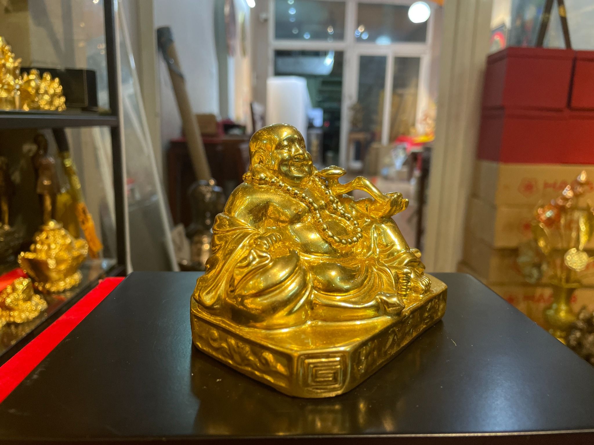 Tượng di lặc để xe ô tô bằng đồng dát vàng 24k