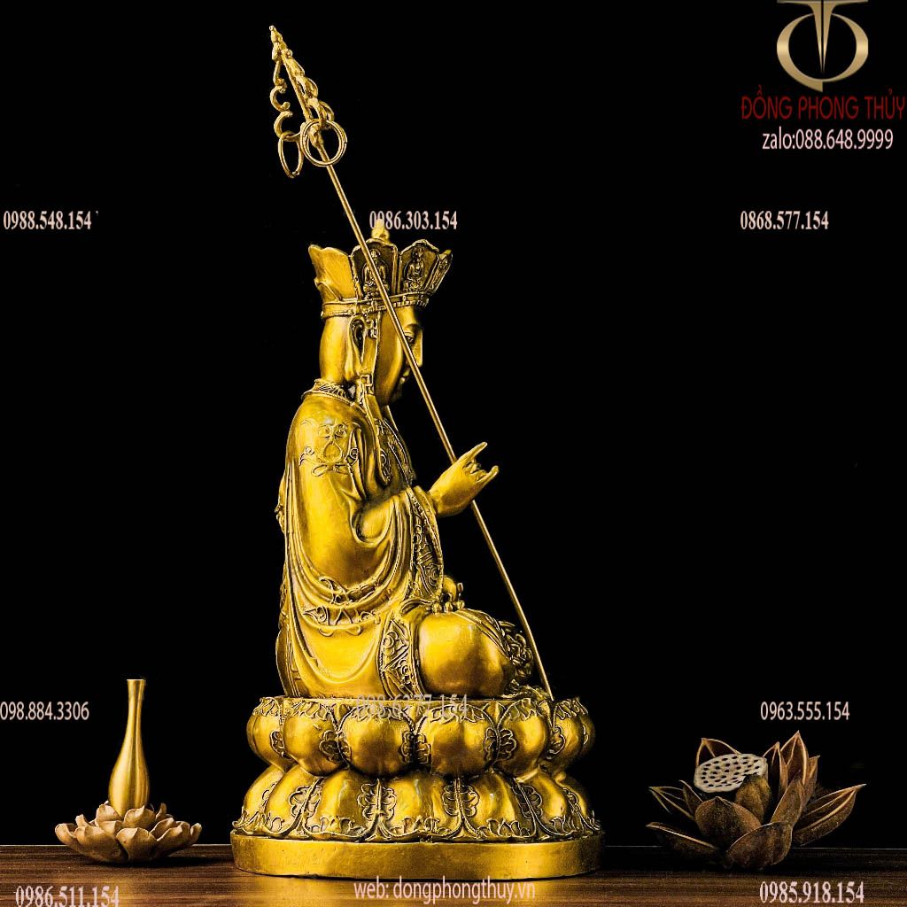 Tượng địa tạng vương tọa đài sen