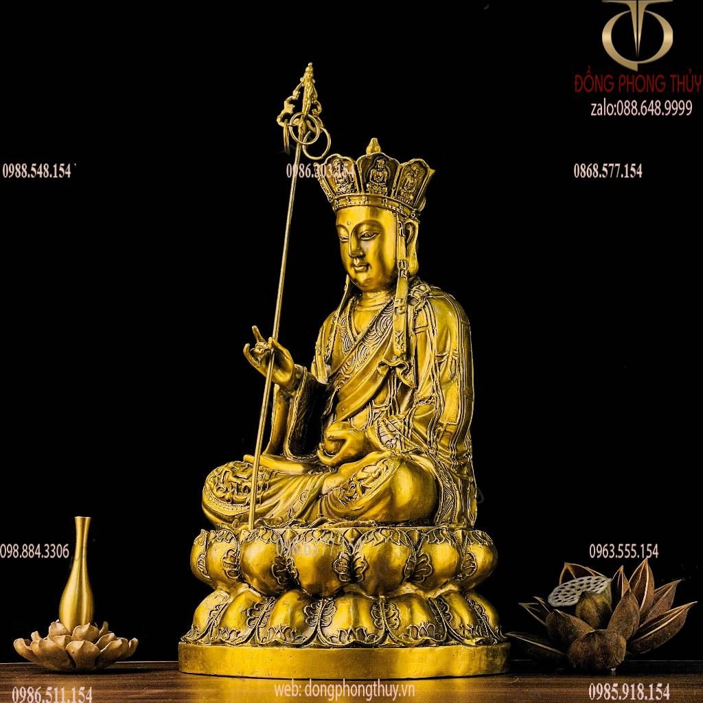 Tượng địa tạng vương tọa đài sen