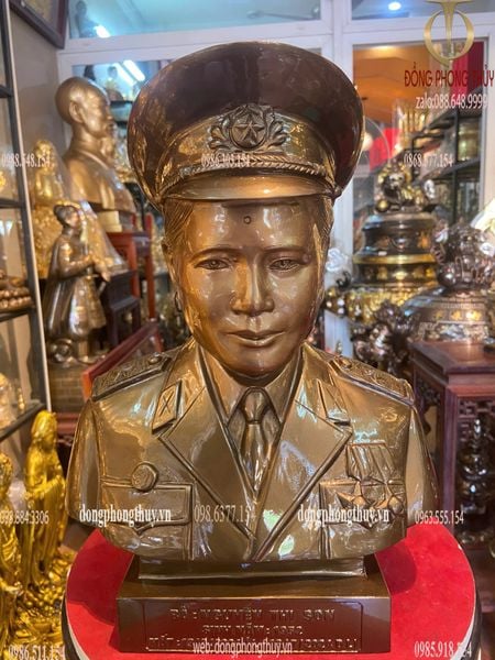 Tượng chân dung bằng đồng cao 38cm